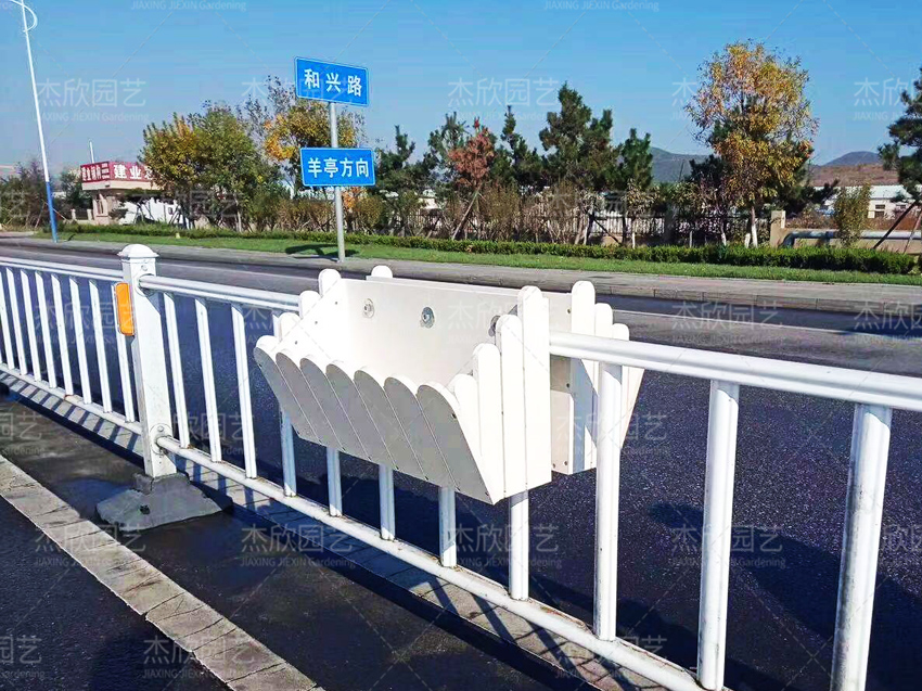花箱式護(hù)欄裝飾效果怎么樣？