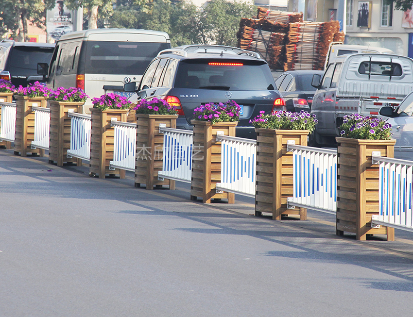 花箱護欄在城市道路中的使用情況如何？
