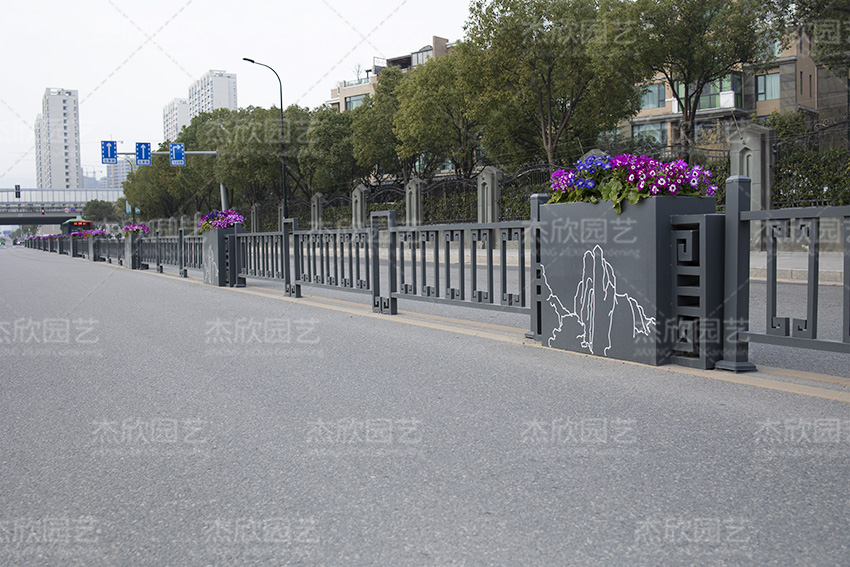 景觀道路花箱和傳統道路花箱有何不同？